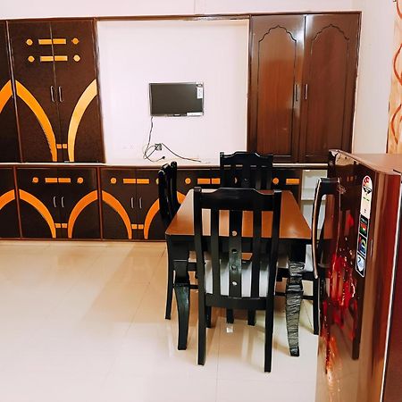 Sls Homestay - Luxury Ac Service Apartments 1Bhk, 2Bhk, 3Bhk - Direct Flyover To Alipiri Tirumala Gate - Walk To Ps4 Pure Veg Restaurants, Supermarkets - Near To National Highway & Padmavathi Amma Temple - Modular Kitchen, Living Room -Free Superfast Tirupati Bagian luar foto