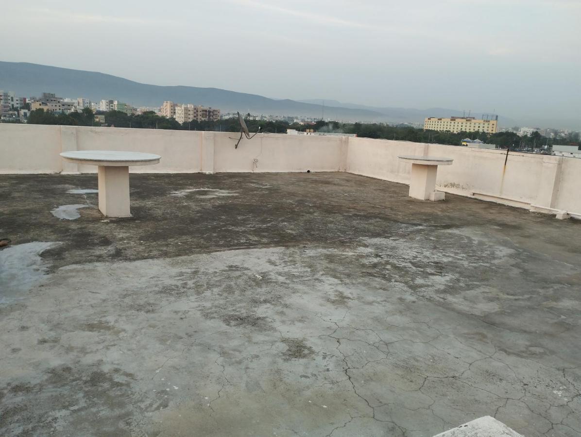Sls Homestay - Luxury Ac Service Apartments 1Bhk, 2Bhk, 3Bhk - Direct Flyover To Alipiri Tirumala Gate - Walk To Ps4 Pure Veg Restaurants, Supermarkets - Near To National Highway & Padmavathi Amma Temple - Modular Kitchen, Living Room -Free Superfast Tirupati Bagian luar foto