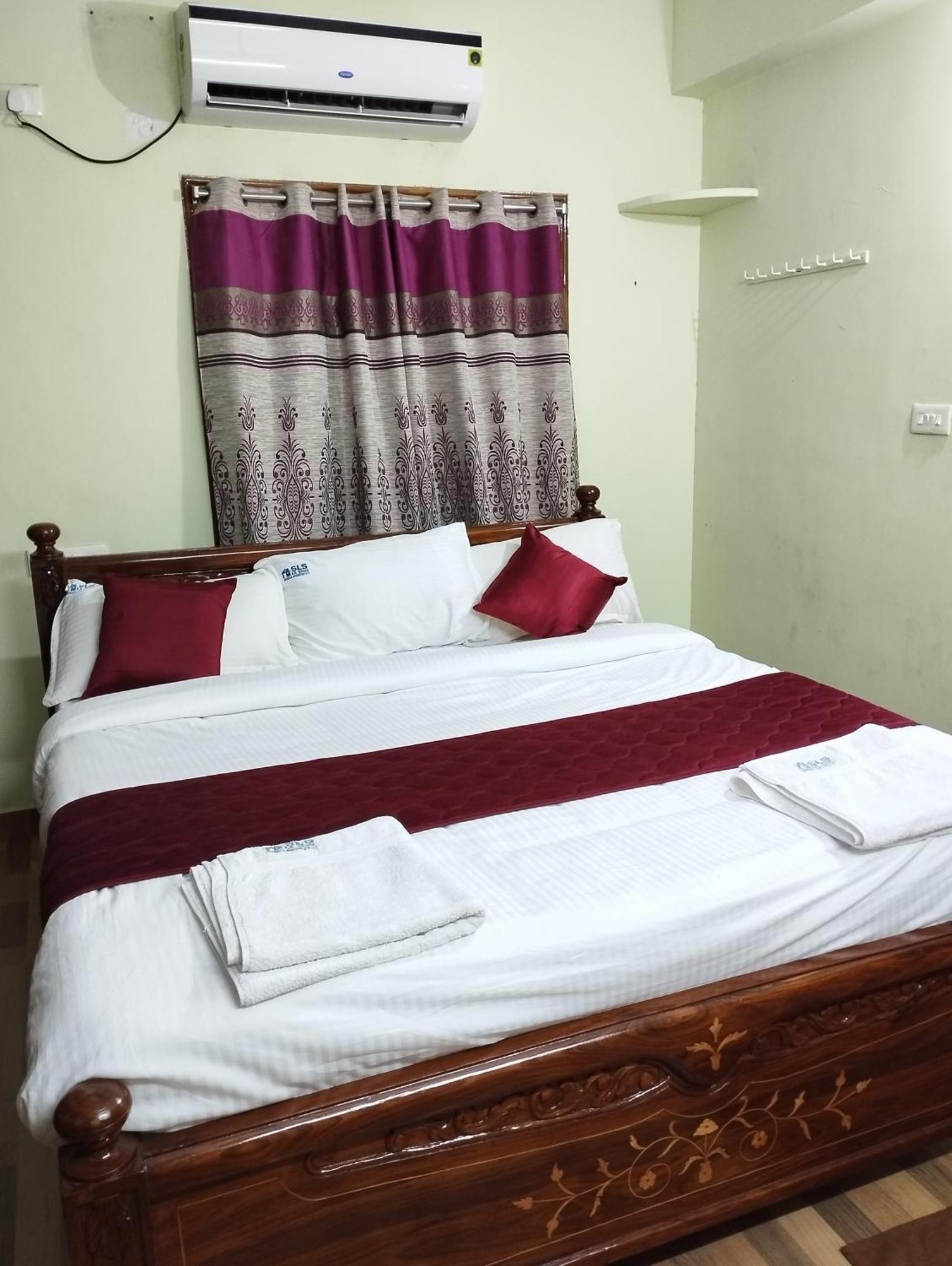 Sls Homestay - Luxury Ac Service Apartments 1Bhk, 2Bhk, 3Bhk - Direct Flyover To Alipiri Tirumala Gate - Walk To Ps4 Pure Veg Restaurants, Supermarkets - Near To National Highway & Padmavathi Amma Temple - Modular Kitchen, Living Room -Free Superfast Tirupati Bagian luar foto
