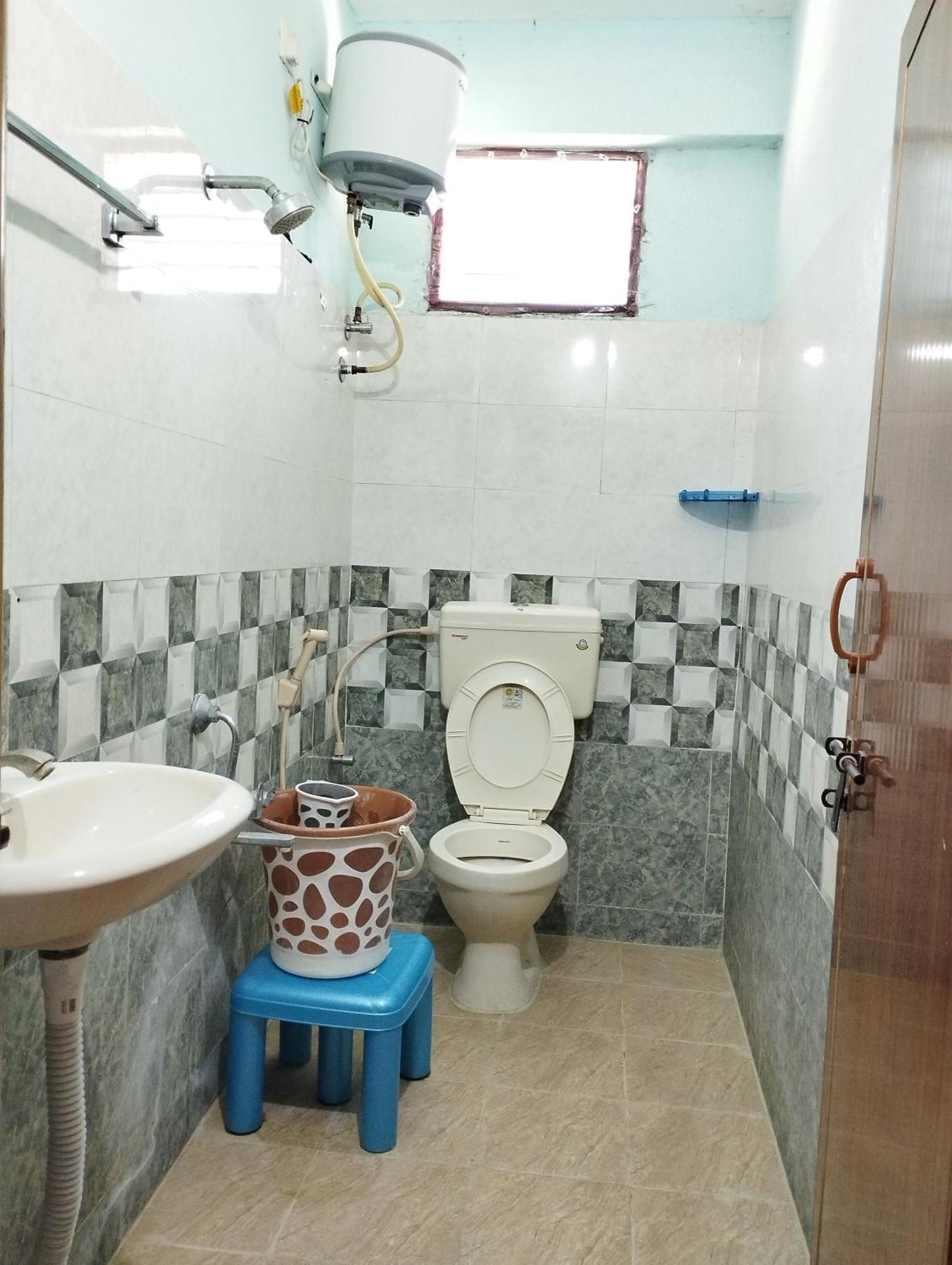 Sls Homestay - Luxury Ac Service Apartments 1Bhk, 2Bhk, 3Bhk - Direct Flyover To Alipiri Tirumala Gate - Walk To Ps4 Pure Veg Restaurants, Supermarkets - Near To National Highway & Padmavathi Amma Temple - Modular Kitchen, Living Room -Free Superfast Tirupati Bagian luar foto