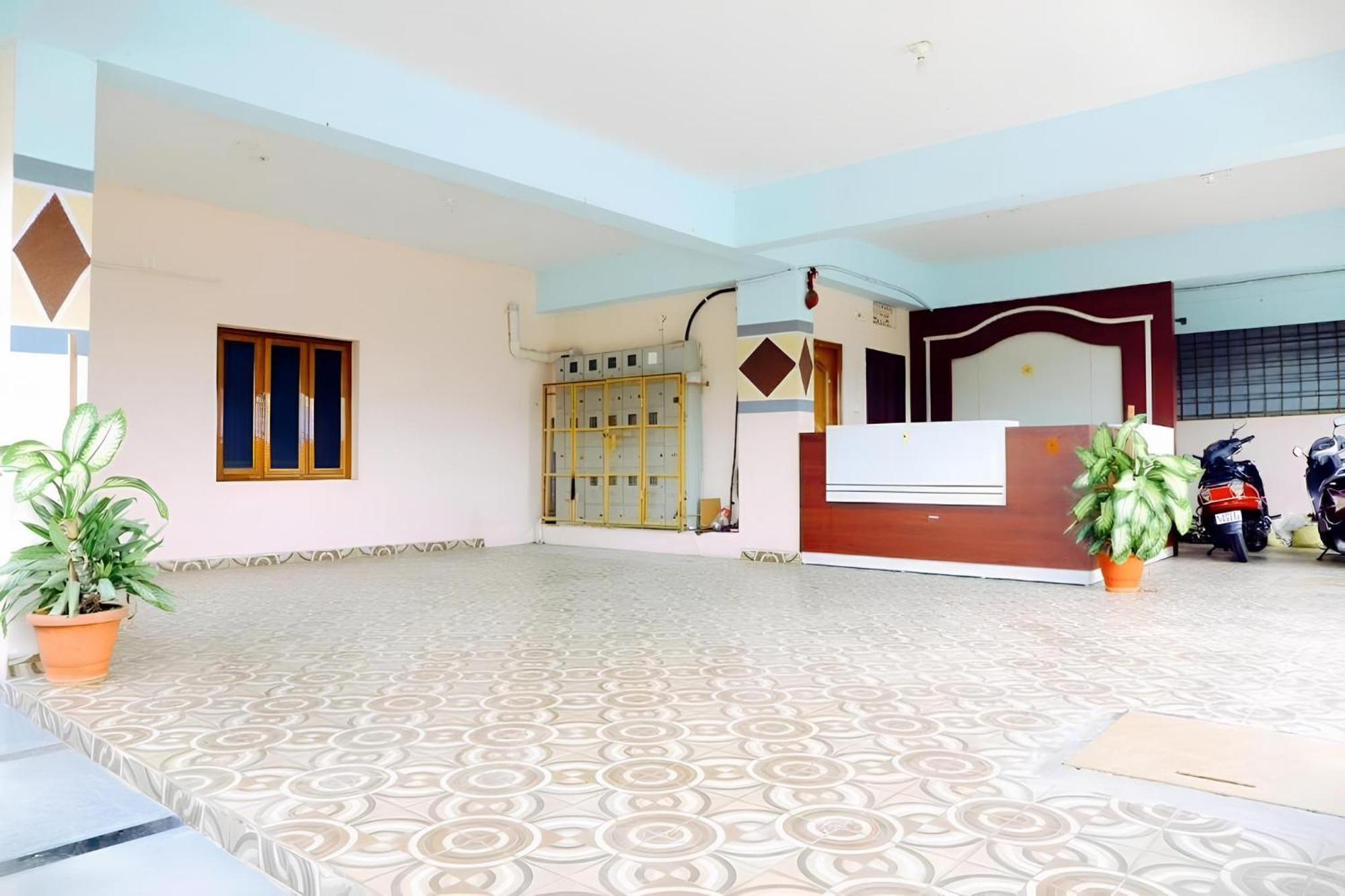 Sls Homestay - Luxury Ac Service Apartments 1Bhk, 2Bhk, 3Bhk - Direct Flyover To Alipiri Tirumala Gate - Walk To Ps4 Pure Veg Restaurants, Supermarkets - Near To National Highway & Padmavathi Amma Temple - Modular Kitchen, Living Room -Free Superfast Tirupati Bagian luar foto